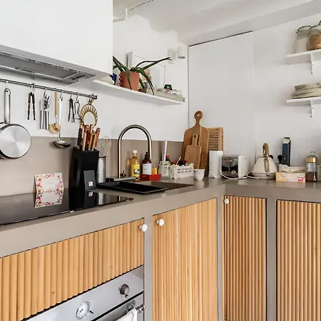 Bright & Cosy Hideaway In Le Marais Apartment